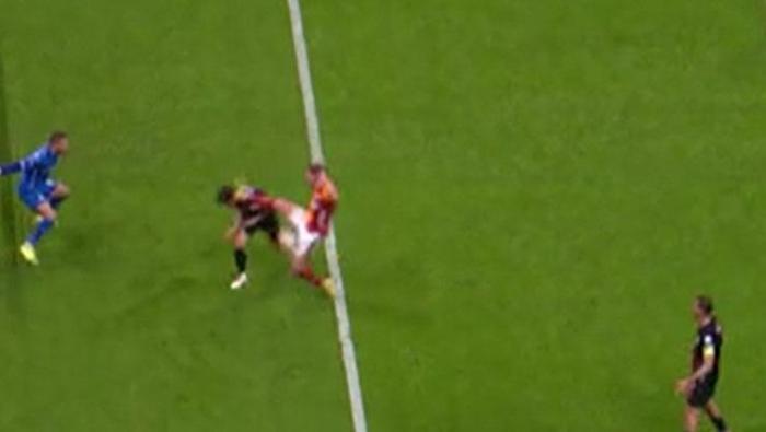 SALLAINİN GÖRDÜĞÜ KIRMIZI KART