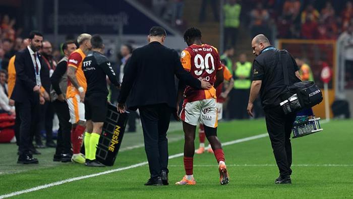 Galatasaray Singodan gelen haberle yıkıldı Sakatlıkta son durumu bellli oldu: Kaç hafta yok