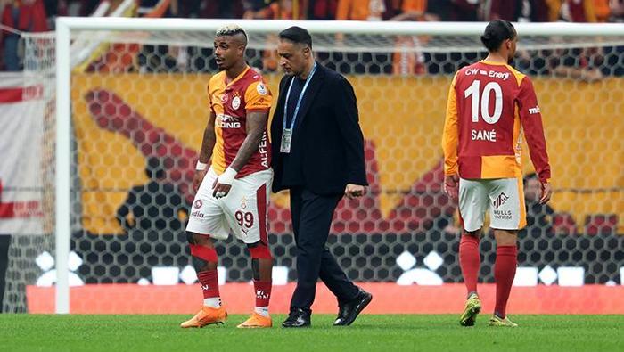 Galatasaray Singodan gelen haberle yıkıldı Sakatlıkta son durumu bellli oldu: Kaç hafta yok