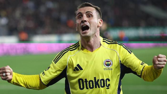 KEREM AKTÜRKOĞLU İLK 11DE