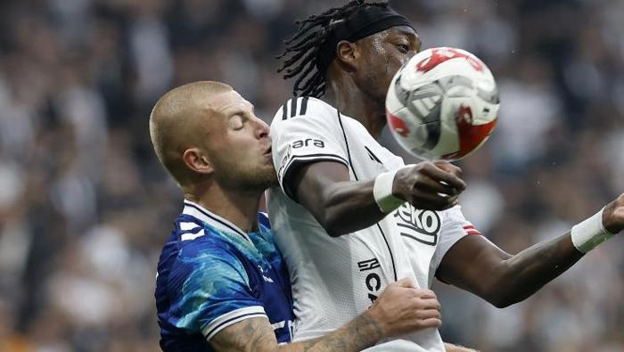 ÖNCE GÜLDÜRDÜ SONRA ÜZDÜ