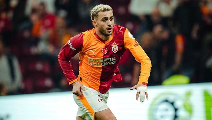 DERBİDE SAĞ BEK BARIŞ ALPER