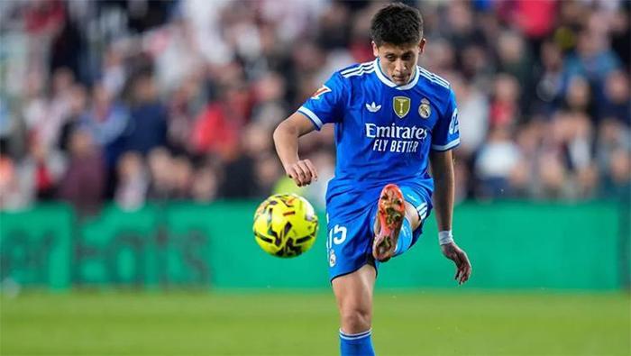 Real Madridin puan kaybı sonrası Arda Güler tartışması Zayıflığını ortaya koydu Mbappeden tepki