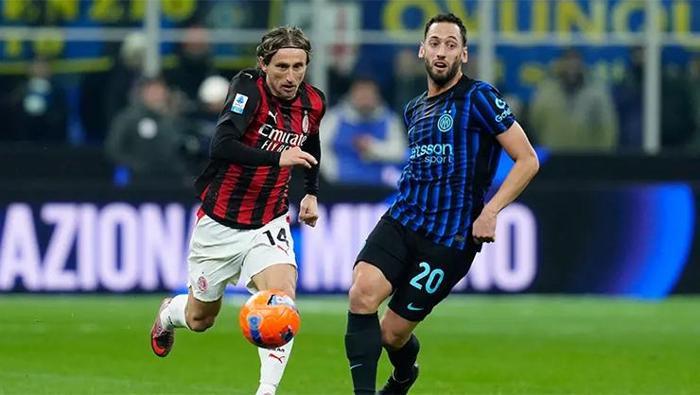 Hakan Çalhanoğlu penaltıyı atamadı Interi yaktı İtalya onu konuşuyor: Büyük bir özgürlüğü var ama yararlanamıyor