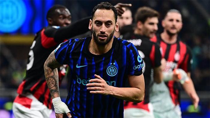 Hakan Çalhanoğlu penaltıyı atamadı Interi yaktı İtalya onu konuşuyor: Büyük bir özgürlüğü var ama yararlanamıyor