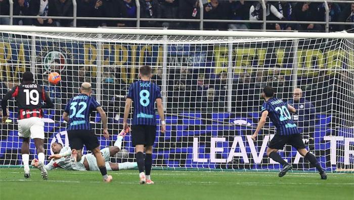 Hakan Çalhanoğlu penaltıyı atamadı Interi yaktı İtalya onu konuşuyor: Büyük bir özgürlüğü var ama yararlanamıyor