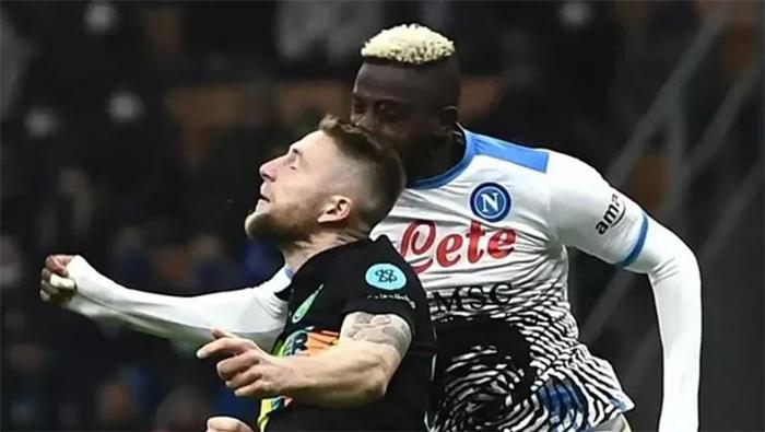 Derbi öncesi Osimhenden Skriniar itirafı Futbol hayatımı bitirebilirdi