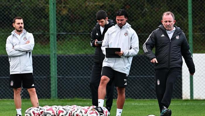 Süper Lig devinden milli atak İki yıldızı listeye aldı, transfer için görüşmeler başlıyor