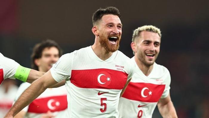 Süper Lig devinden milli atak İki yıldızı listeye aldı, transfer için görüşmeler başlıyor
