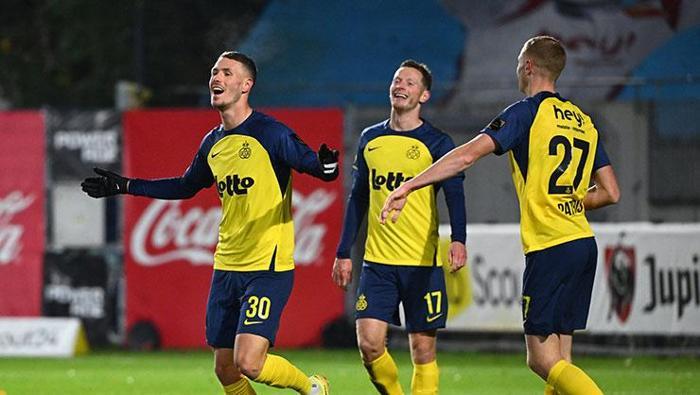 ETKİLEYİCİ BİR TAKIM