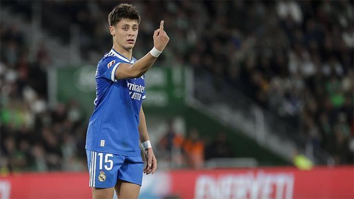 Real Madrid soyunma odası ikiye bölündü Büyük krizin aktörlerinden biri de Arda Güler