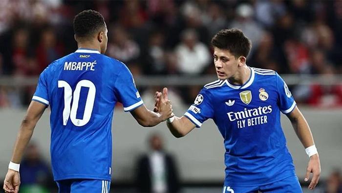 Arda Güler Real Madridde dümeni eline aldı Mbappe hayret içinde kaldı Alonsodan Gülere maç sonu özür