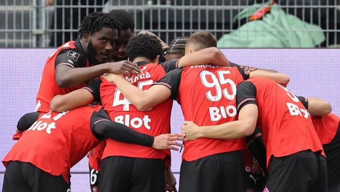 Frankowski tam zamanlı piston Galatasaraydan Rennese gitti, Fransa Ligue 1e damga vurdu