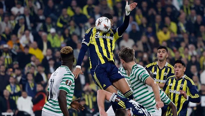 GÜRÜLTÜ SOYUNMA ODASINA KADAR ULAŞIYORDU