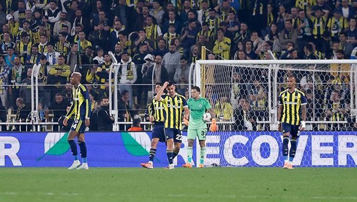 BİLİNÇLİ BİR FUTBOL OYNADI