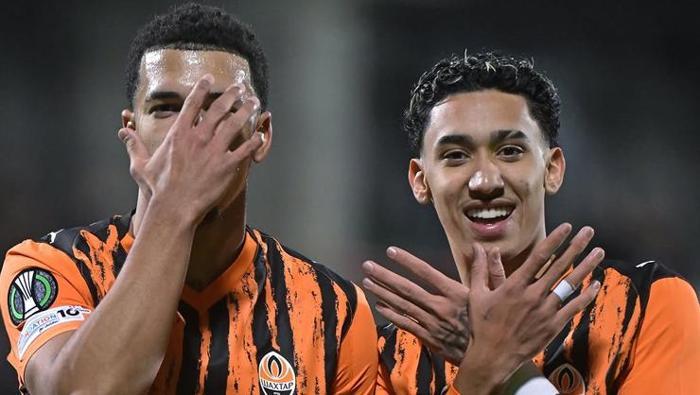 ARDA TURANDAN ÜST ÜSTE 5. GALİBİYET