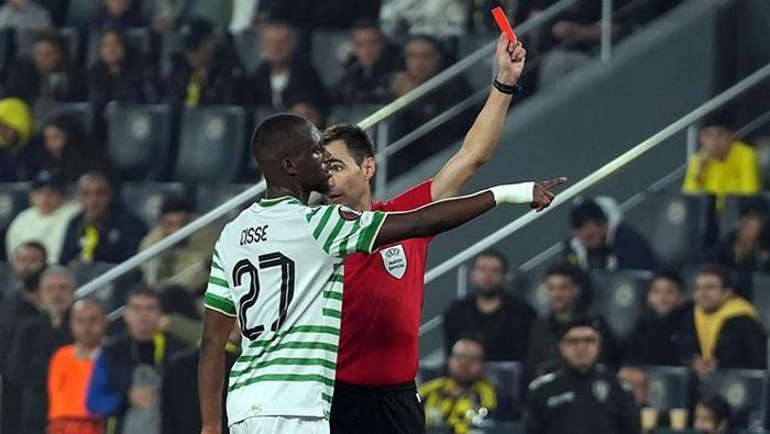 JHON DURAN KIRMIZI KART GÖRDÜ