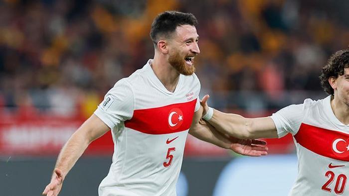 Milli yıldız resmen açıkladı: Teklifler alıyorum Süper Lig devi istiyordu...