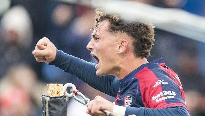 İLK GOL CAGLIARIDEN