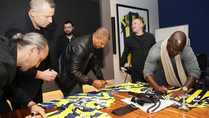 Fenerbahçe camiası derbi öncesi kenetlendi Biz tarihimizle bir ve beraberiz