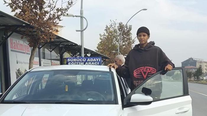 Milli voleybolcu Melissa Vargas ehliyet sınavına Malatyada girdi