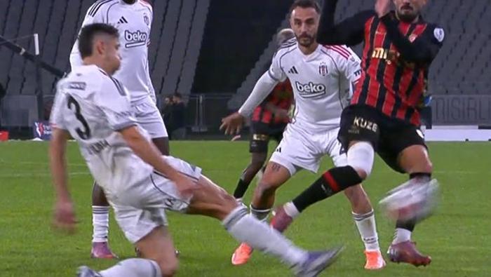 PAULISTANIN YERDE KALDIĞI POZİSYONDA FAUL VAR MI