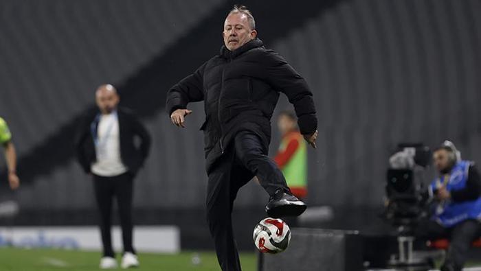 Karagümrük-Beşiktaş maçını değerlendirdi Hiçbir şeyi olmayan maç, zaman kaybı