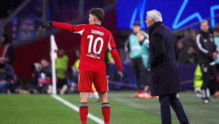 Mourinho, Fenerbahçedeki öğrencisini istiyor Benfica transfere hız verdi, rotayı belirledi