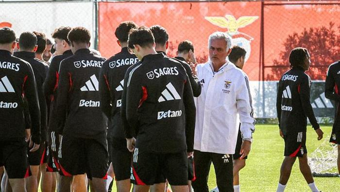 Mourinho, Fenerbahçedeki öğrencisini istiyor Benfica transfere hız verdi, rotayı belirledi