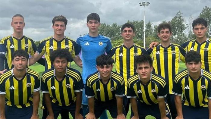Fenerbahçe-Galatasaray U19 derbisinde yumruk yumruğa kavga
