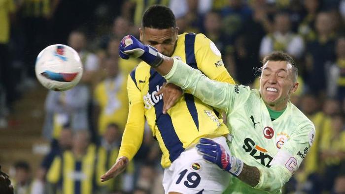 FENERBAHÇE - GALATASARAY DERBİSİ CANLI SKOR TAKİBİ