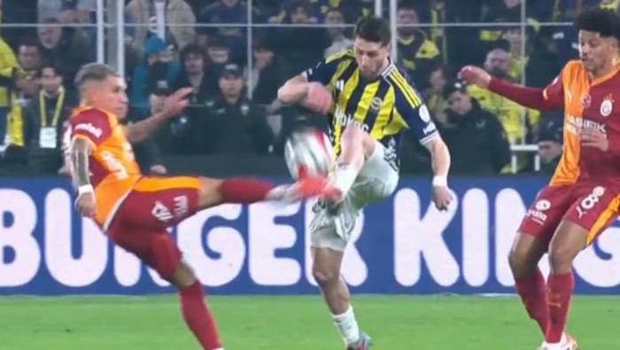 İSMAİLİN YERDE KALDIĞI POZİSYONDA FAUL VAR MI