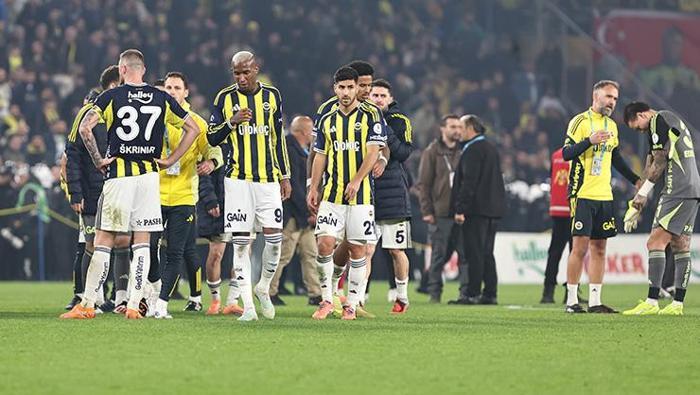 Derbi sonrası usta isimler yorumladı Fenerbahçe kalabalıktı Galatasaray akıllı | Hata değil art niyet