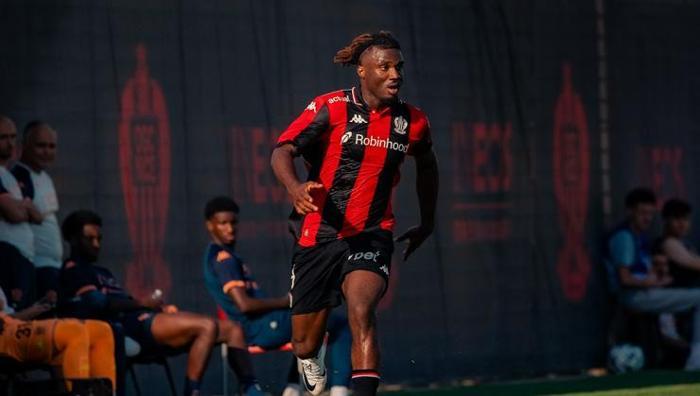 Avrupanın ortasında skandal Fransada iki yıldıza taraftarlardan dayak: İş görmez raporu aldılar