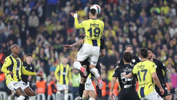 Fenerbahçeye En-Nesyri piyangosu İtalyan devleri teklife hazırlanıyor, ayrılık kapıda