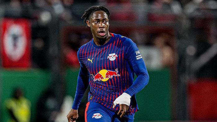 KİRALIĞA SICAK BAKIYORLAR