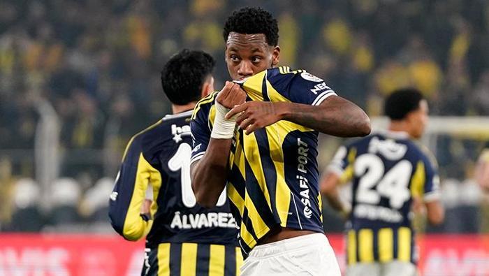 DURAN, 12. MAÇINDA KAFA GOLÜNÜ ATTI