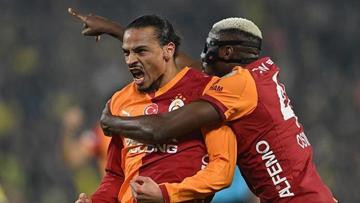 SANE YİNE SAHNEYE ÇIKTI