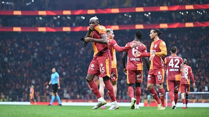 OSIMHEN VE SARA FARK YARATTI