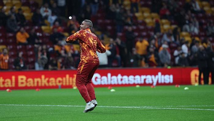 Hasan Şaş Galatasaray-Samsunspor maçı sonrası çılgına döndü Uçağa binin gidin bu nasıl kadro Penaltı ve kırmızı kart...