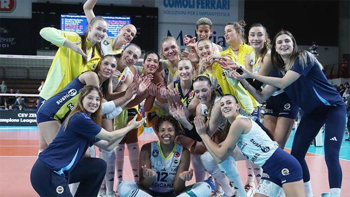 Hande Baladın sonrası Fenerbahçeye Eczacıbaşından bir yıldız transfer daha