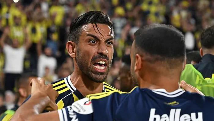 Süper Lig devinden İrfan Can Kahveci bombası Transferde son dakika...