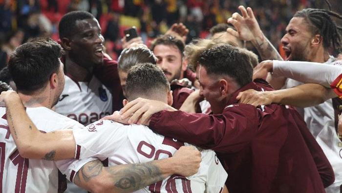 Göztepe - Trabzonspor maçının ardından usta isimden övgü dolu sözler: Testi geçti | 3 puan hikayenin gücüne güç kattı