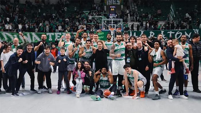 Galatasaray benchine küfür ettiği iddialarına Göksenin Köksaldan yanıt Beni taraftarın önüne atıyorlar