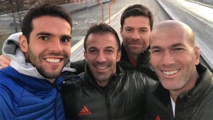 Soyunma odasına şişeler havalarda uçuştu Real Madridde çanlar Xabi Alonso için çalıyor: Arda Gülerin yeni hocası...