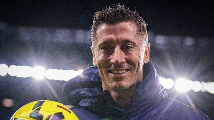 ARAYA İTALYAN DEVİ GİRDİ