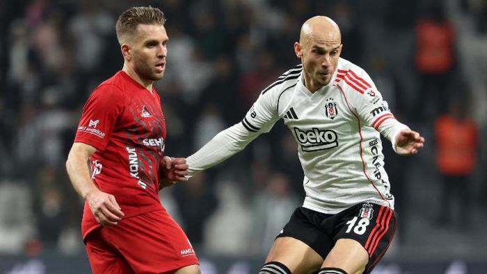 HATALAR OYUNU / SERKAN AKCAN - FANATİK