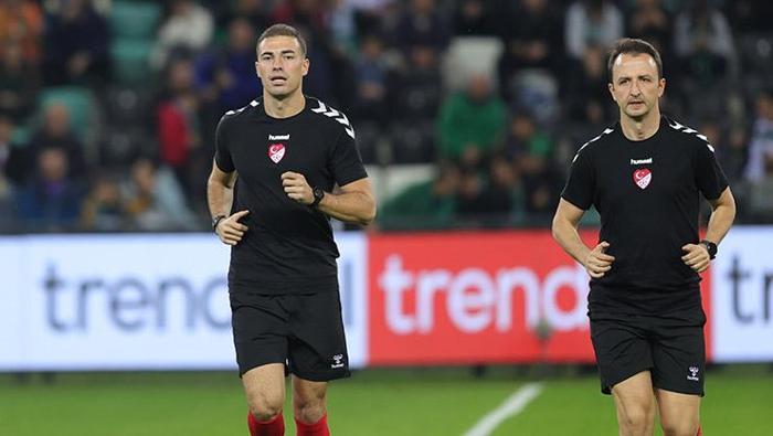 BU YÖNÜYLE SINIFTA KALDI