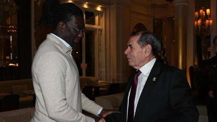 Aslanlar Monacoda Bafetimbi Gomisten Galatasaray kampına sürpriz ziyaret