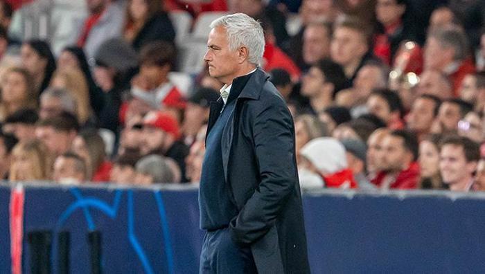 O kapıyı kapatmaya gerek yok Jose Mourinhodan geri dönüş sözleri: Napoli maçı öncesi açıkladı